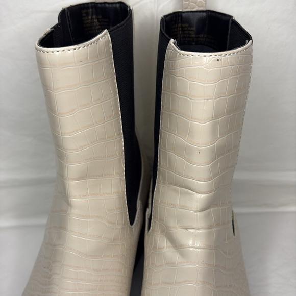 Open Edit Edayla Cream 10M Faux Croc-Embossed Ankle Heeled Chelsea Style Boots - Picture 10 of 16
